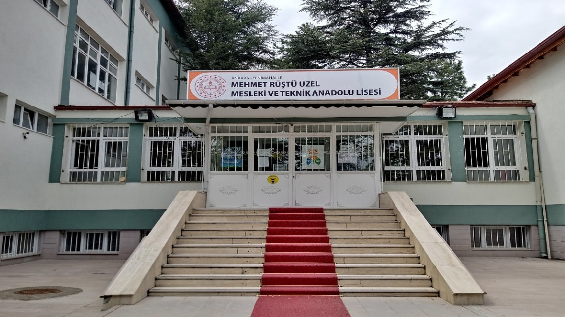Mehmet Rüştü Uzel Mesleki ve Teknik Anadolu Lisesi Fotoğrafı